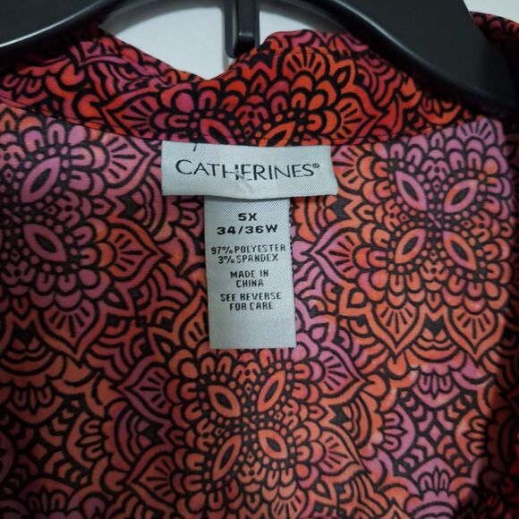 A Catherines Women's Plus Sized Blouse Red Paisley Office Siren Sharkbite Hem 5X - Picture 3 of 13